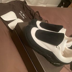 B&W Raf Simmons Runners slightly worn. W/ Bag & Interchangeable laces cover